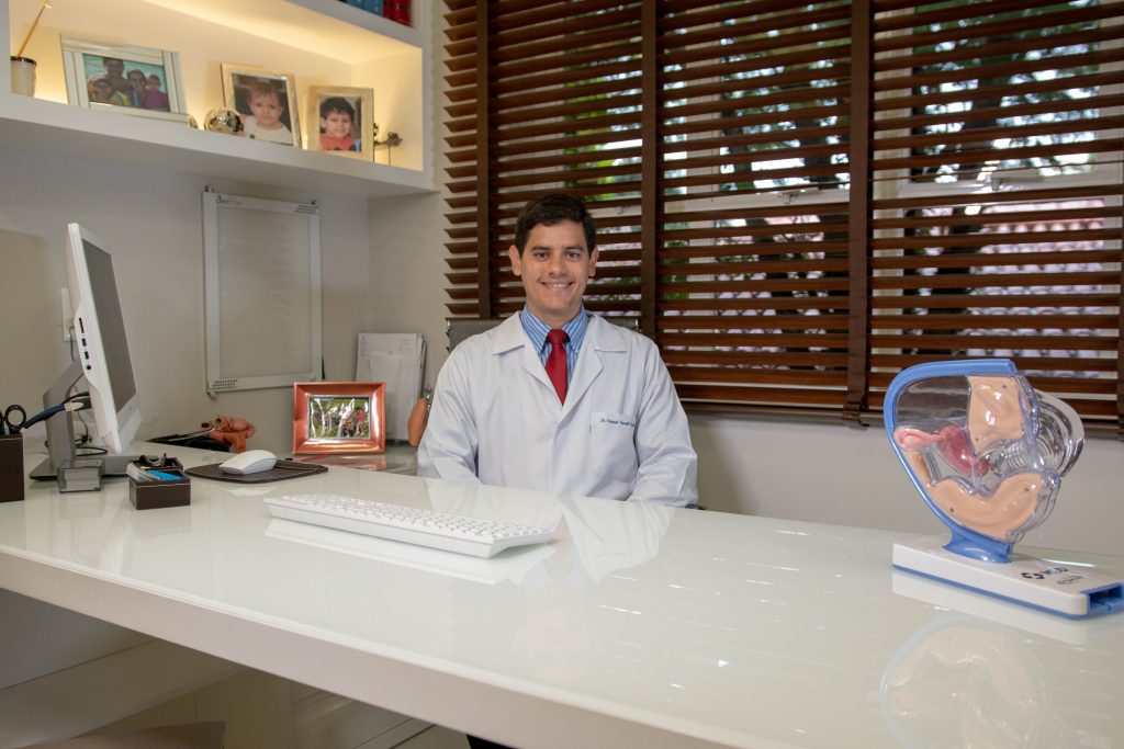 Médico ginecologista especialista em DIU